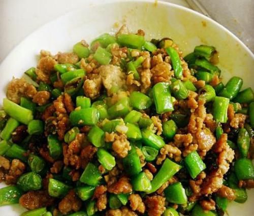 体重|豆角加它炒,排毒比“泻药”管用,刮油瘦小腹,体重悄悄变2位数