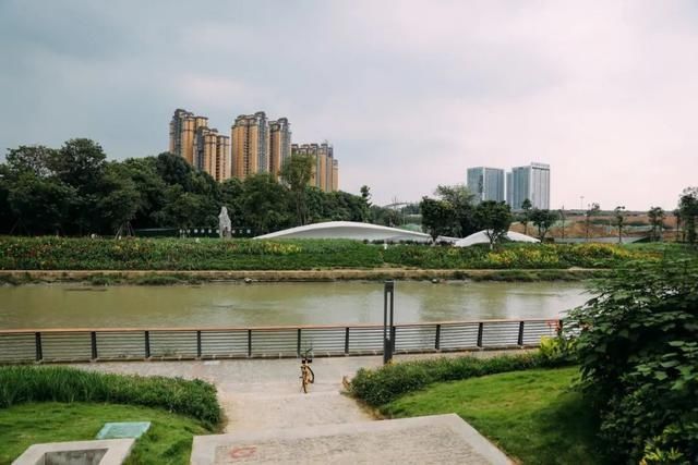  丝绸|“隐秘的角落”第二弹，你的家门口或许就隐藏着“诗与远方”