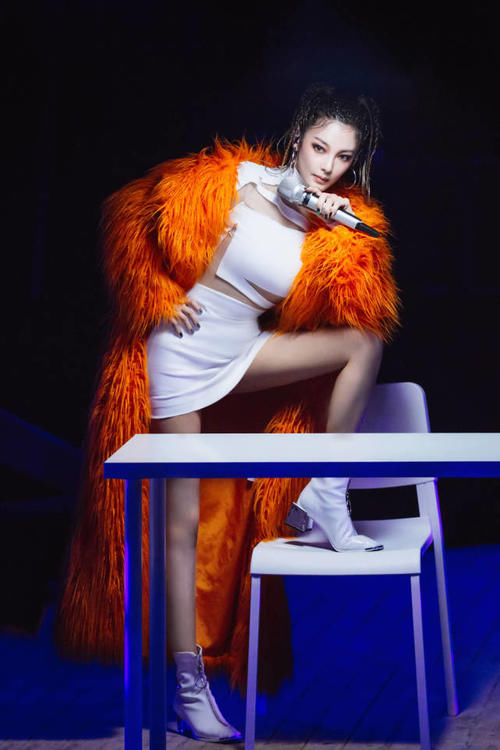  节目|人间清醒张雨绮，不能够只靠人气，但获得第一名同样被质疑