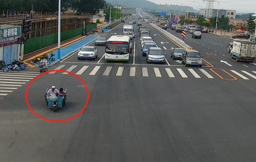  驾驶|曝光台丨三轮车违法曝光！无证驾驶三轮机动车一律拘留！