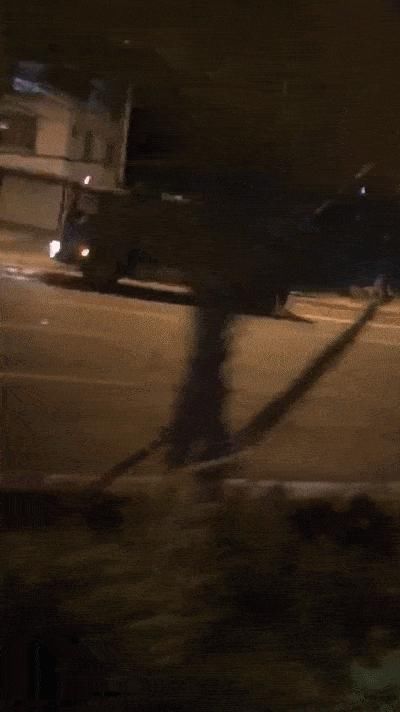  电动车|惨烈！一辆电动车被泥头车推行几十米，骑手当场身亡……