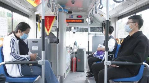 打造|乌兰浩特市：公共出行新体验打造文明流动风景线