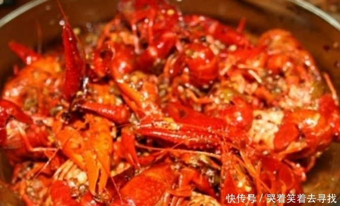  路上|高速路上出现翻车事故，当高速交警赶到时，被眼前这画面惊呆了