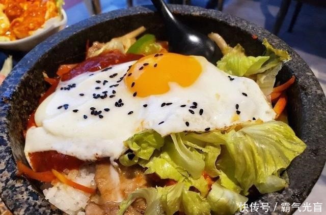 白领|宜宾新晋“美食街”,一到饭点儿人挤人!学生、白领都爱去……