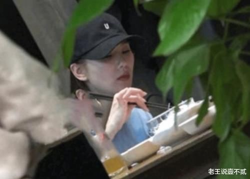  握筷子|明星拿筷子太奇葩！忍了鹿晗，再忍了杨幂，看到张艺兴真的忍不了