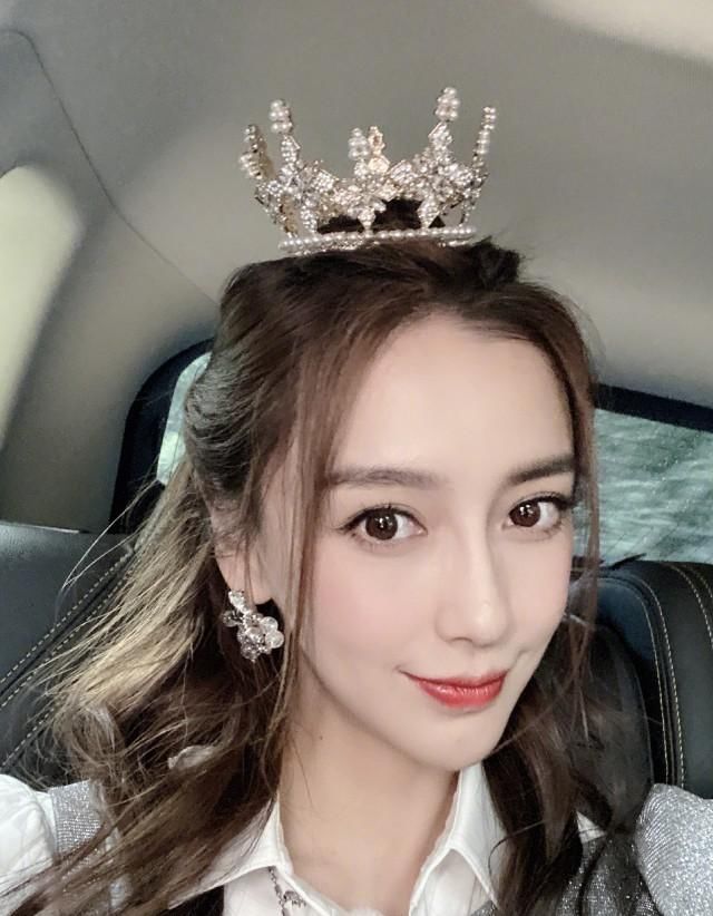  蔡徐坤的鞋|蔡徐坤憨憨气质藏不住了，被Baby偷了鞋垫，一整期都没有发现