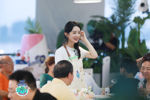  财务|《中餐厅4》迎来了最“豪”的嘉宾，自带食材为赵丽颖解决了危机