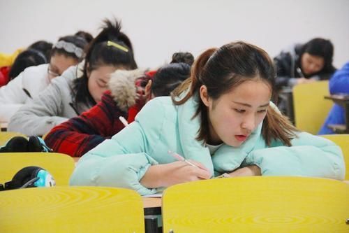  更好|公务员和教师待遇还有差距吗？哪个更好？还得从这些数据入手