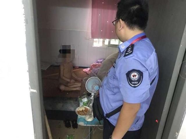  网格|我很饿，单亲男童趴窗大哭，家中恶臭难闻，深圳网格员上门帮忙