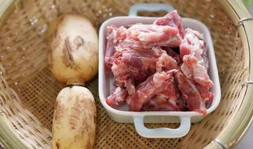 秋天|秋天很适合做这道菜，营养丰富，做起来简单，孩子吃了还长个