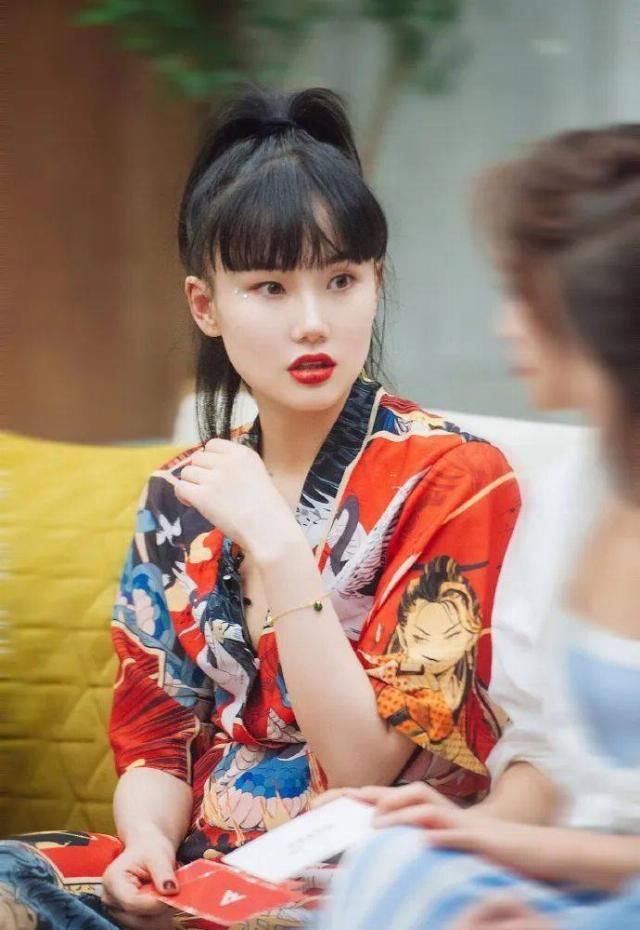 不红|上海最“嗲”歌姬黄龄，不站C位也在发光