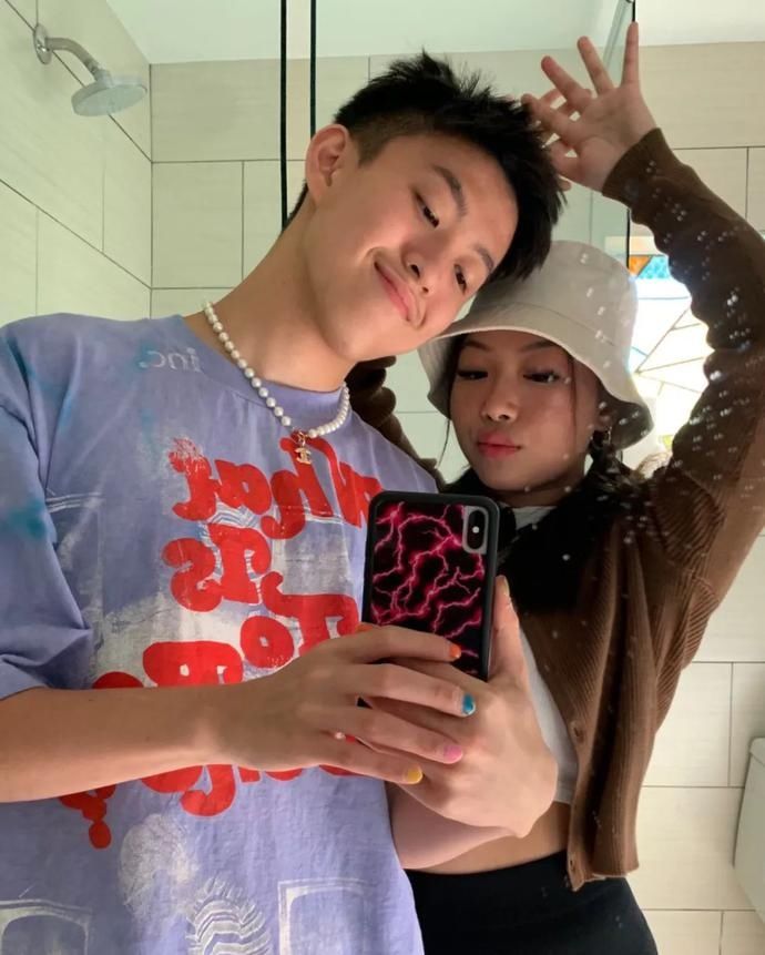  Brian|说唱新世代导师：黄子韬、热狗、马思唯&KnowKnow、Rich Brian