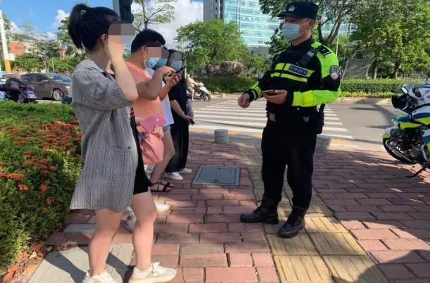 遵守交通|【创文进行时】为文明护航，他们一直在“路上”！