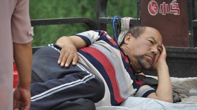 妹夫|聋哑大爷出生8天被生母扔掉，为养父母养老送终，一生未娶养妹夫