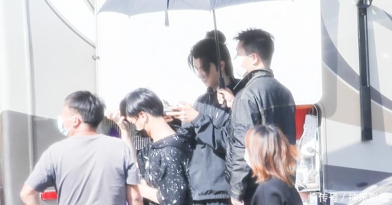  蔡徐坤|解约蔡徐坤和王一博合作？王一博资源被瓜分？