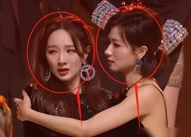  演出|王霏霏刚淘汰就有新演出，与孟佳合体，这下熬夜也要追了