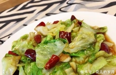 包菜|手撕包菜,不要直接就下锅,多加1个步骤,包菜鲜嫩脆,不变色