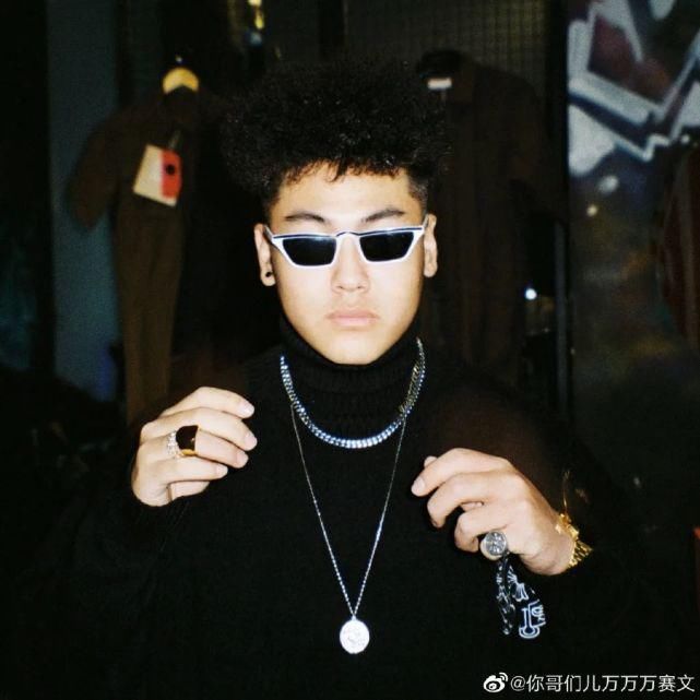  中国|《地下8英里》VS《中国新说唱》，谁的歌更狠？