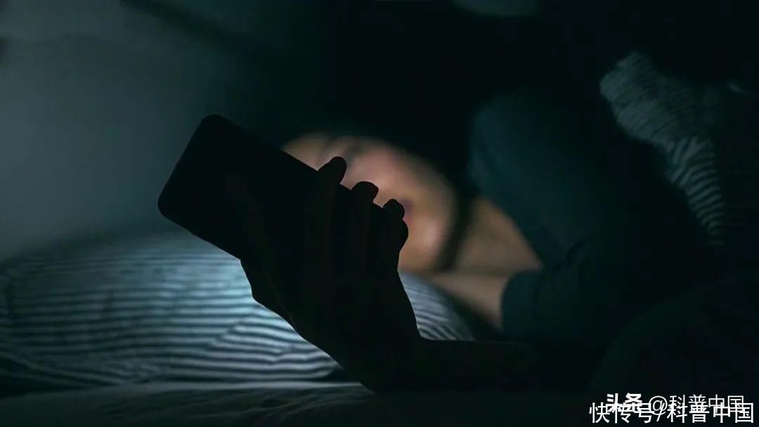熬夜真有那么不健康吗(熬夜真有那么不健康吗？其实……)