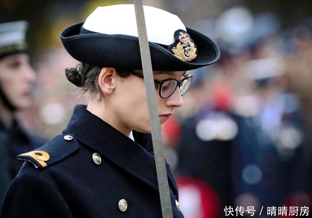 疫情|五毒俱全的英国战略核潜艇又闹丑闻！30水兵确诊，原因羞于启齿