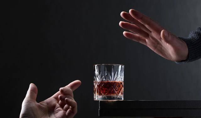 喝酒时|喝酒者,谨记酒前“三要做”,喝酒“三不吃”,酒后“三不宜”