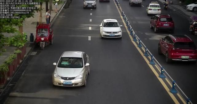 栖霞路北|都“跑”不脱！车辆违法，行人闯红灯……今天全曝光——