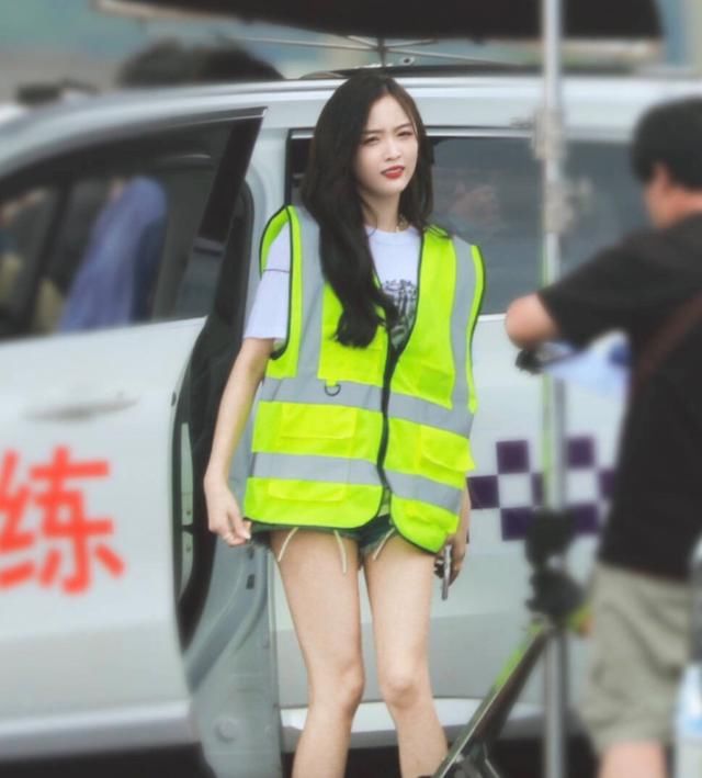  炙热|吴宣仪《炙热的我们》收官，又迎来了新综艺官宣，嘉宾阵容好豪华