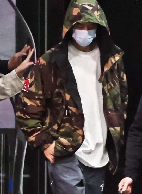  节目|王一博首提摩托比赛眼神落寞，注意汪涵的表现，感情真假一目了然