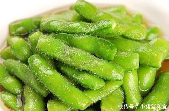 下饭|毛豆有股清香味,对着辣椒爆炒,吃着米饭真的很下饭