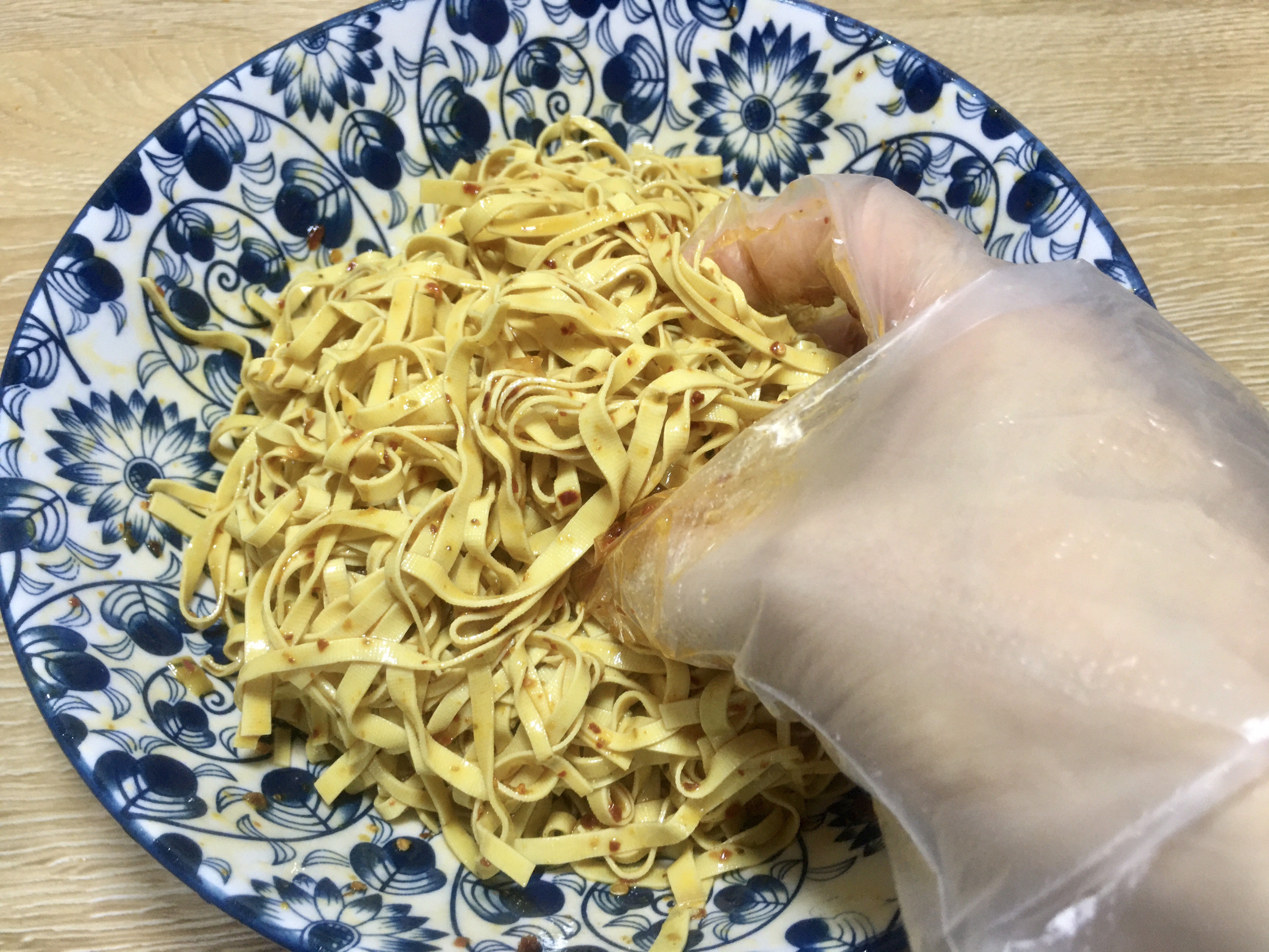 上桌|千张,不炒不煮,这样做,上桌秒抢光