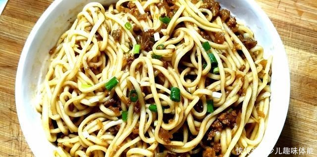 简单|老妈教的美味家常干拌面,做法简单,一看就会,看着就很有食欲