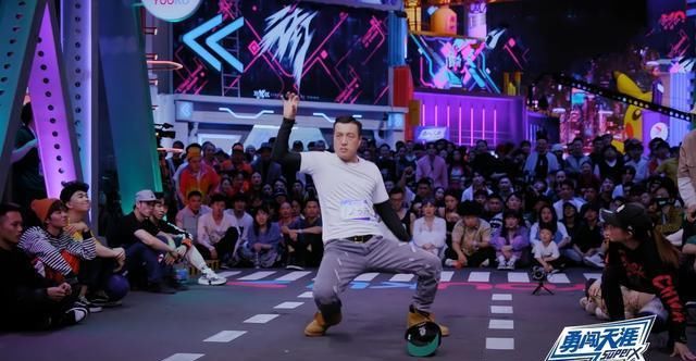  赛区|《街舞3》张艺兴喜欢Krump，高博连线刘雨昕，并找来狂派舞创始人