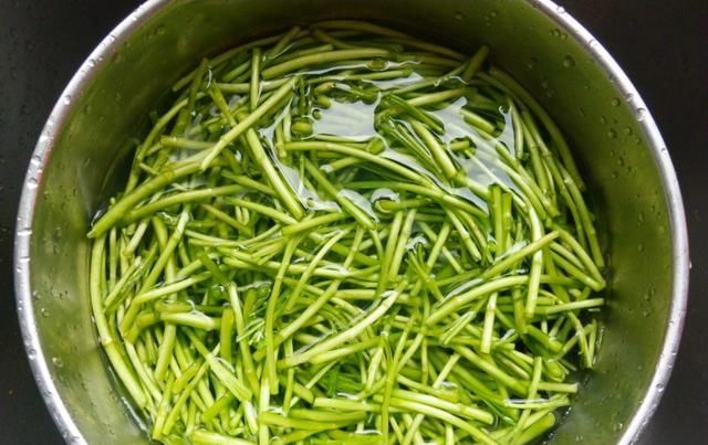 步骤|春节餐桌上最受欢迎的一道蔬菜,比肉香比肉贵,亲朋好友都喜欢