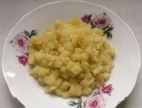 省事|没吃完的馄饨皮,接着就做苹果派,美味还省事!