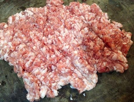  多汁|拌饺子馅时，别放料酒了，教你1招技巧，猪肉馅鲜嫩多汁还不腻