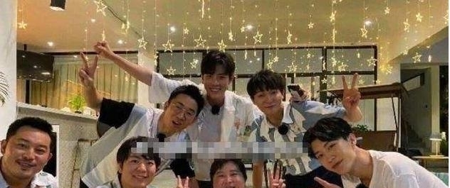 张艺兴|《青春环游记》蹭肖战张雨绮万茜张艺兴蔡徐坤热度,周深杨迪躺枪