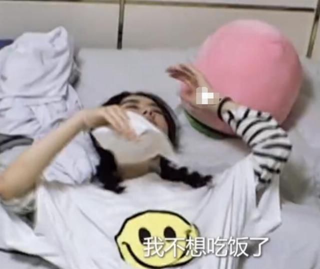 不行|赵丽颖到《中餐厅》第1天就累到不行,下班后妆容全无,素颜太真实