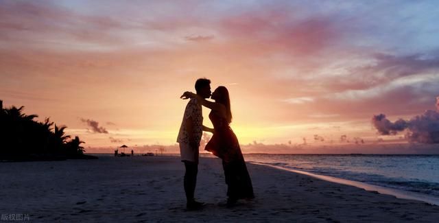  堆满|男子出租屋堆满堕胎药：售卖两年获利120万，购买者多为年轻少女