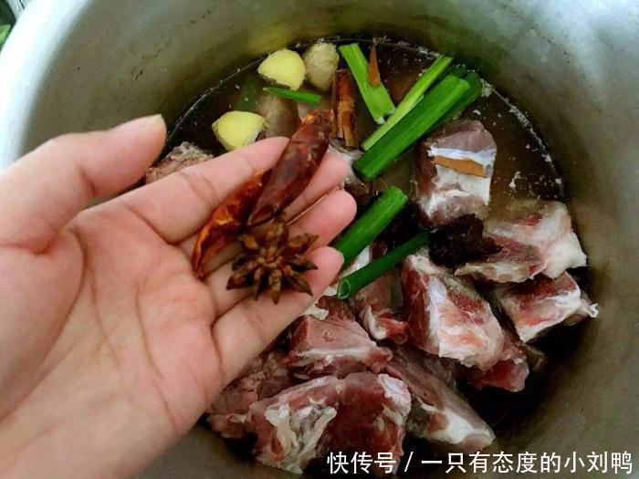  肉食|肉食爱好者福音，好吃到哭的酱骨头做法，快拿小本记下来！