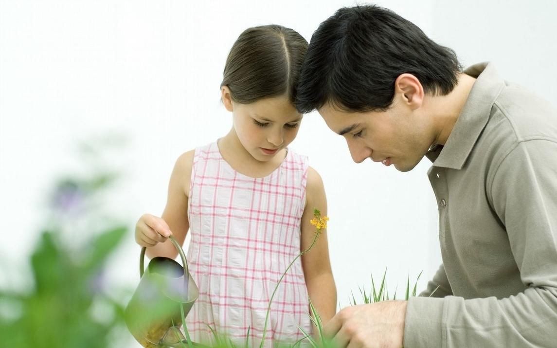 养育|父亲说：谁说女子不如男？在四个方面，女孩子做事就比男孩更妥当