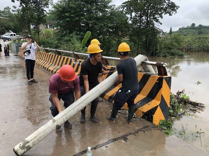  内江|内江移动的“泥腿子”们，冲在了通信抢险的第一线！