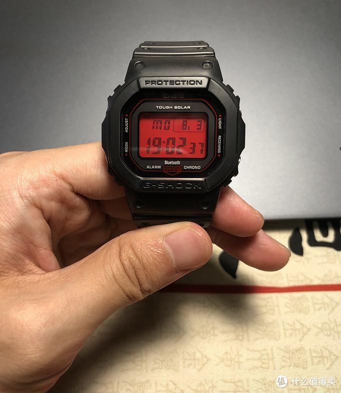  社畜|入职一年的年轻人每天都背什么？一个浑浑噩噩社畜的EDC