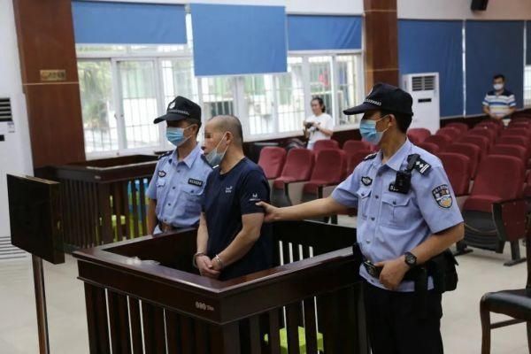  违法犯罪|南充一民警与黑恶团伙成员结干亲，充当“保护伞”