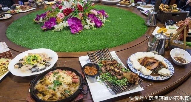 味道|和媳妇回农村老家,叔叔请客吃大餐,30道菜霸气桌子摆不下