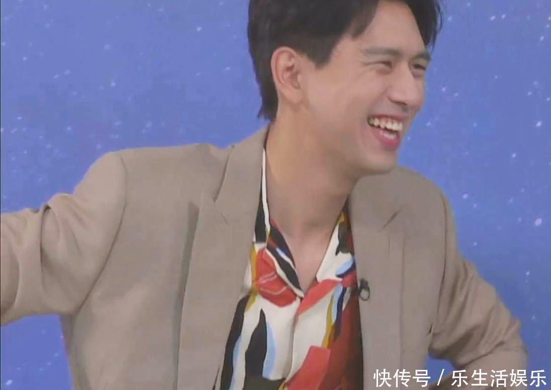 迎接|李现直播笑成“憨憨”,提前迎接七夕,却调侃粉丝:自力更生