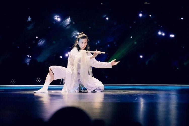  绝尘|《舞蹈风暴2》首期收视一骑绝尘 各种天花板打架绝了