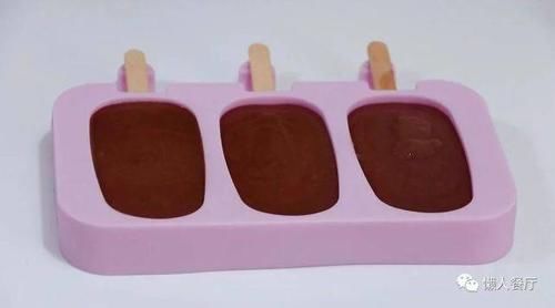  懒人|不用打发淡奶油，不用加蛋黄，教你懒人脆皮雪糕的做法，轻松学会