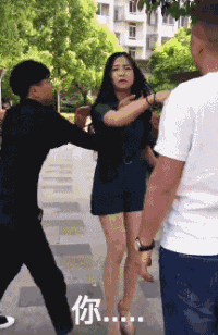 GIF|搞笑GIF：小鱼干给朕藏哪啦？这都不是朕的小鱼干！这货真是贱贱的啊！