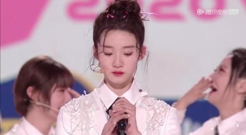  总决赛|《创造营2020》总决赛奇怪场景之二张艺凡卡7后的反应大合集