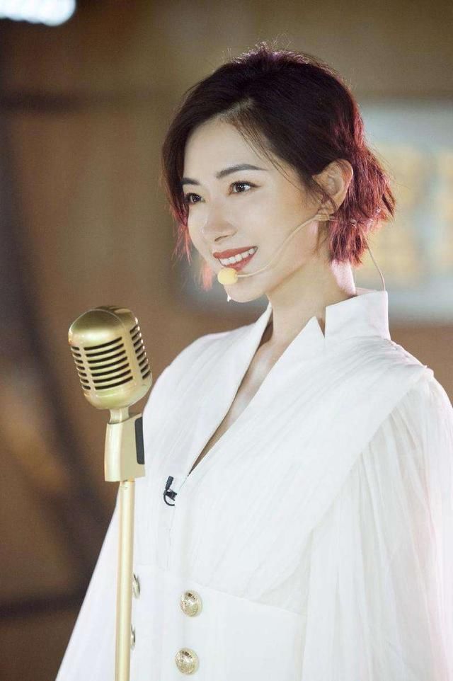  女星|明明有30位女星，为何《浪姐》节目组“独宠”万茜？